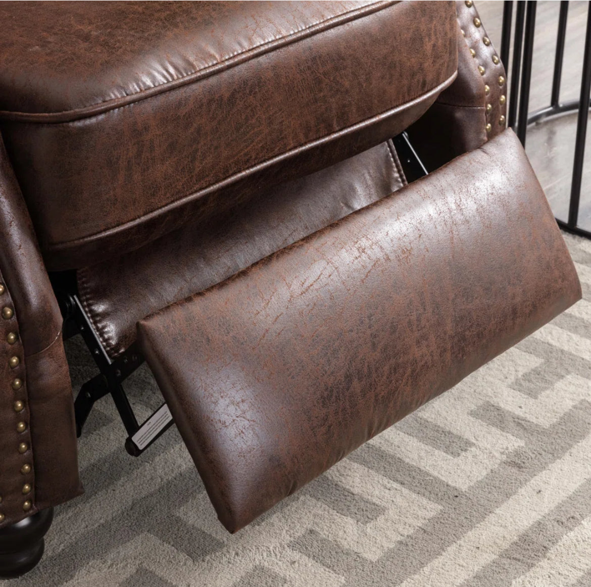 Classic Pushback Recliner