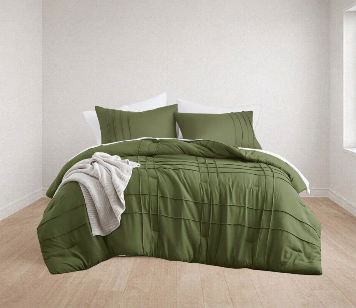 Soft Pleated Comforter Set