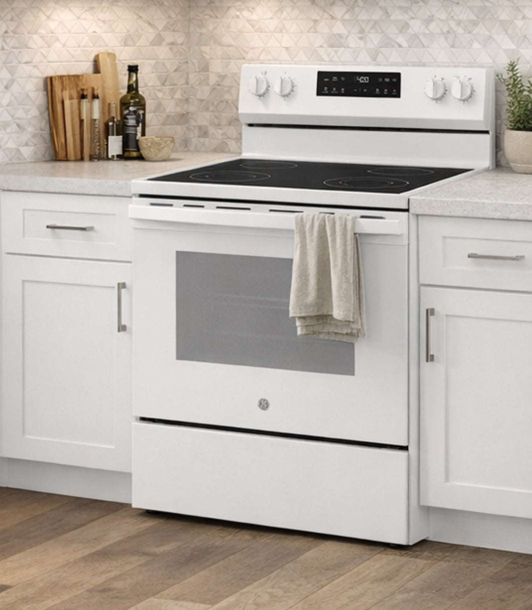 GE 30" Free Standing Electric Stove w/ WiFi