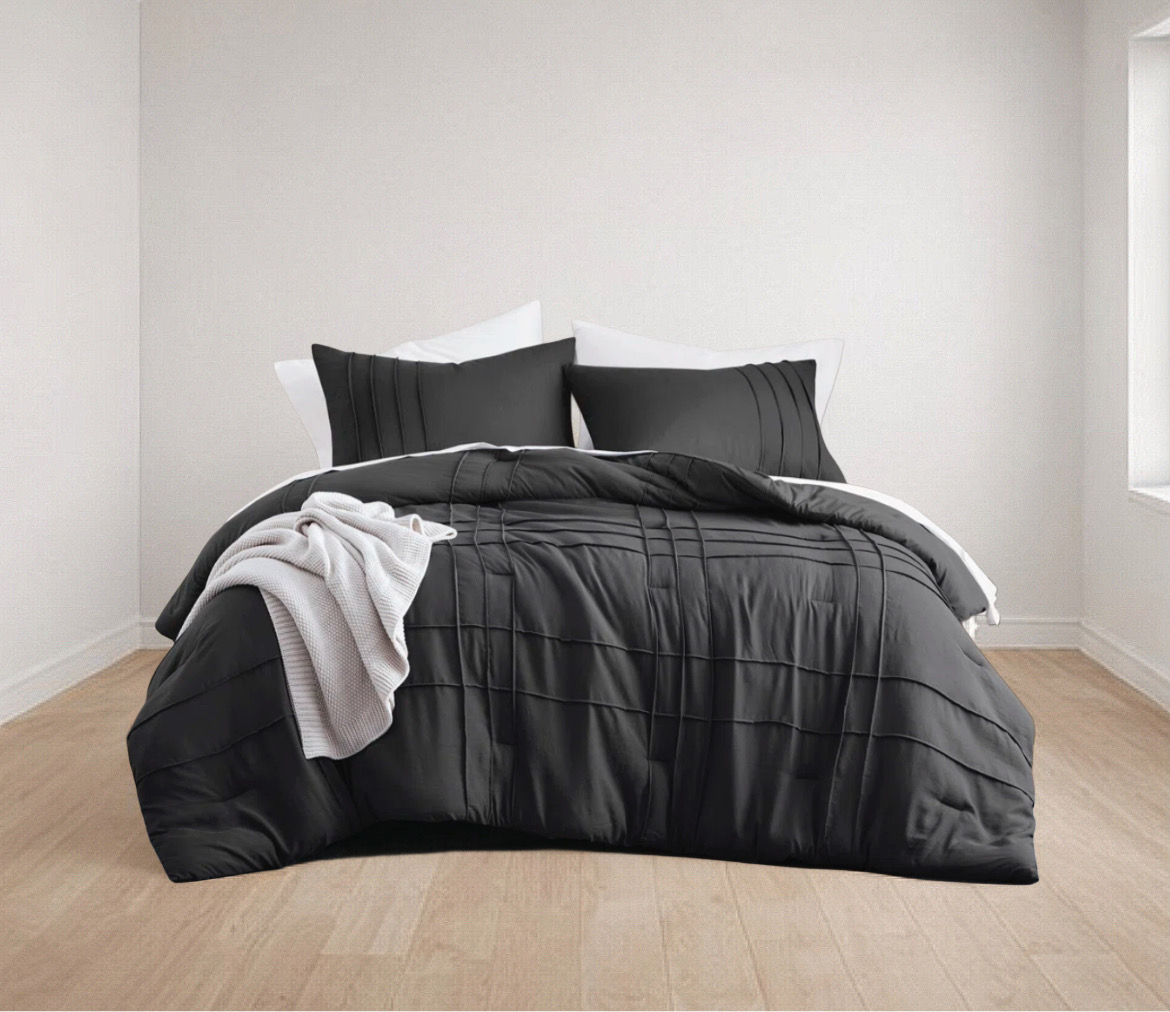 Soft Pleated Comforter Set