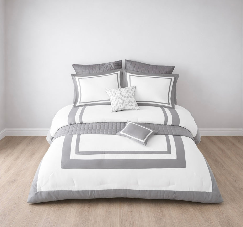 Luxurious Comforter Set