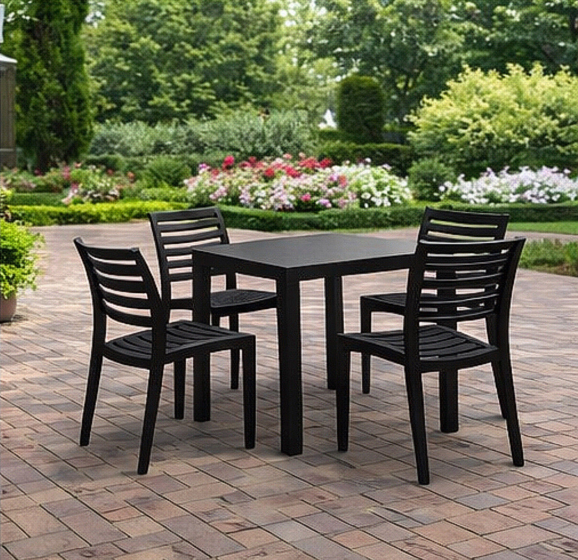 4-Person Outdoor Dining Set