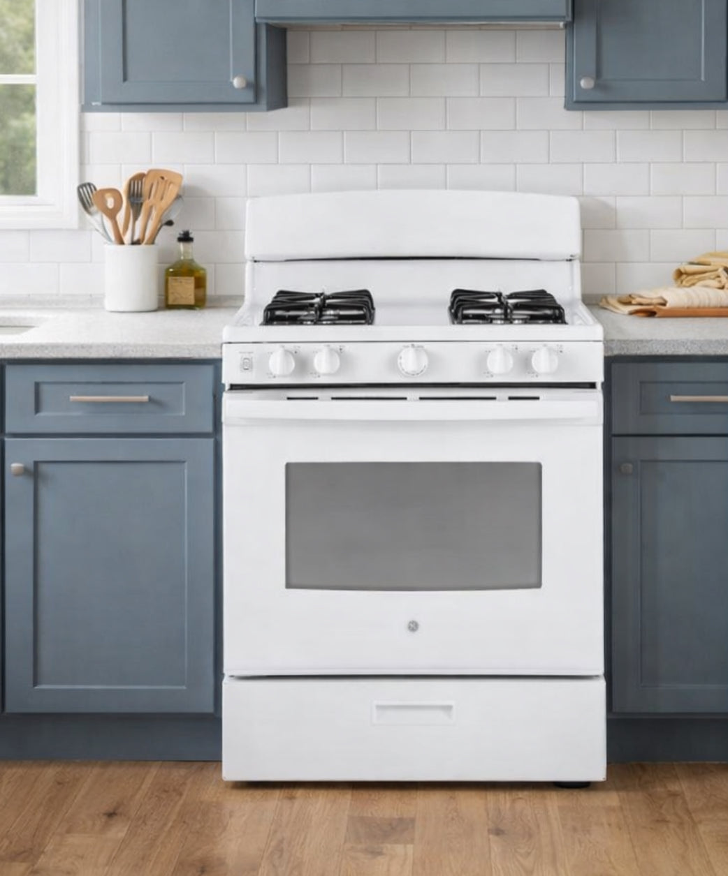 GE 30" 4.8 Cubic Feet Gas Stove w/ Interior Light