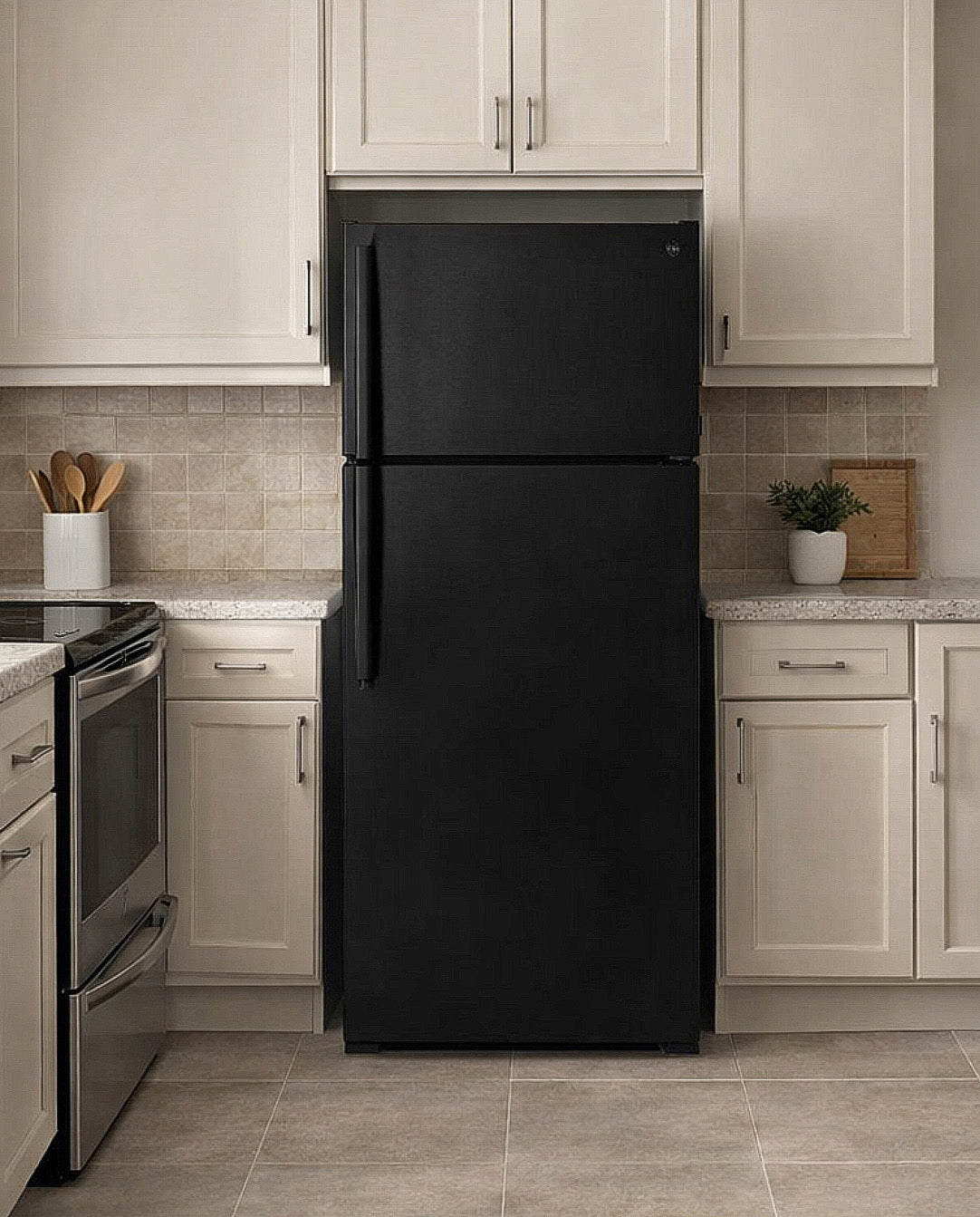 GE 28" 17.5 Cubic Feet Top Freezer Refrigerator