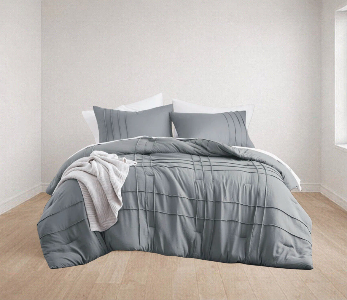 Soft Pleated Comforter Set