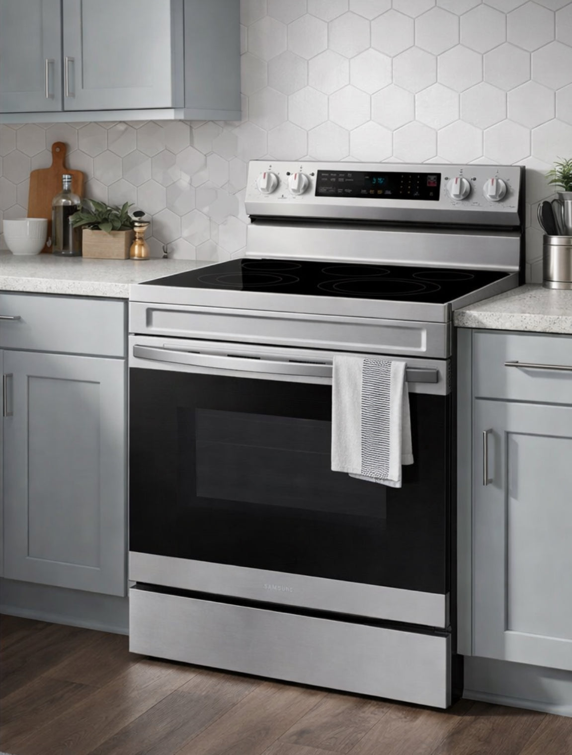 Samsung 6.3 Cubic Feet Smart Electric Stove