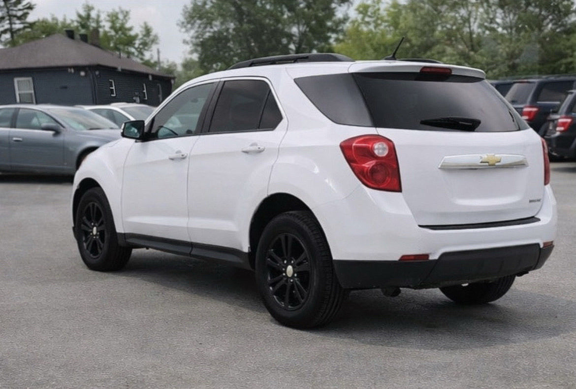 2015 White Chevrolet Equinox LT 2WD