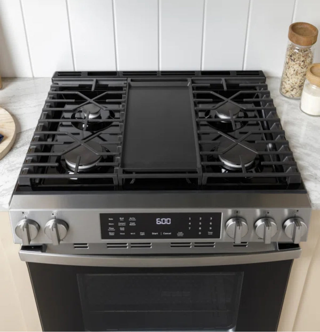 GE 30" 5.3 Cubic Feet Smart Natural Gas Stove