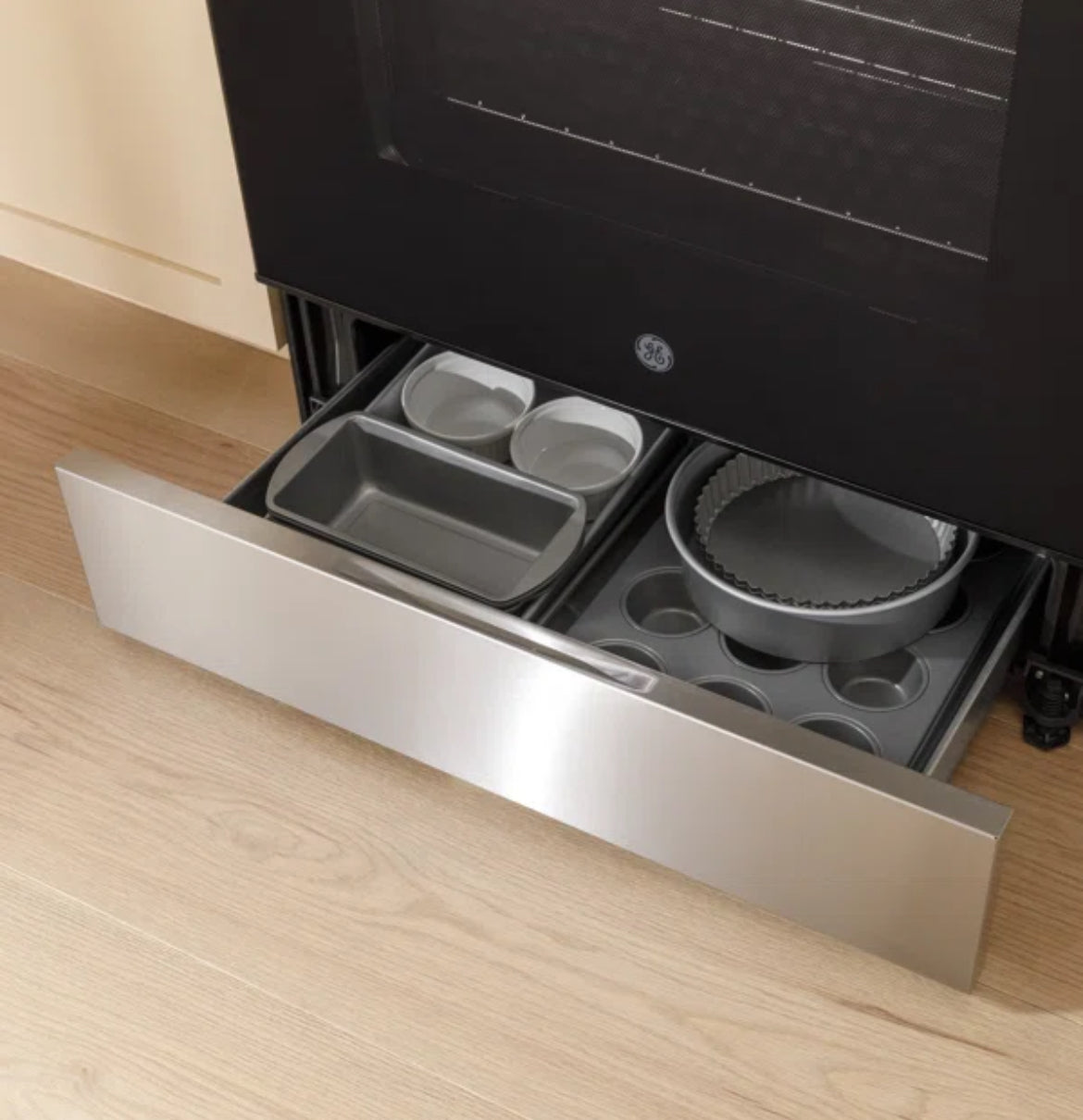 GE 30" Self Cleaning Gas Stove