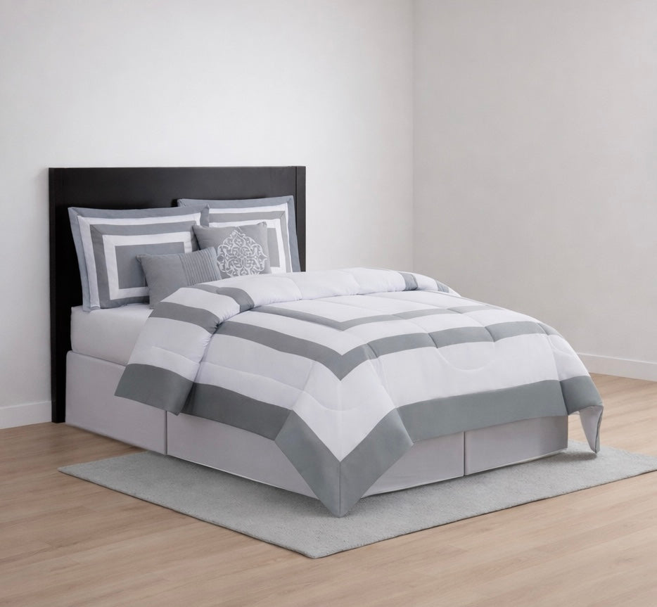 London Hotel Comforter Set