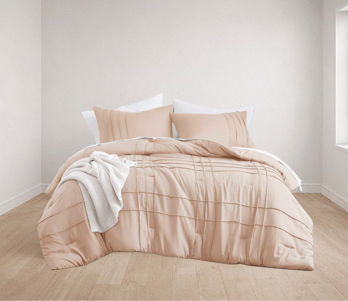 Soft Pleated Comforter Set