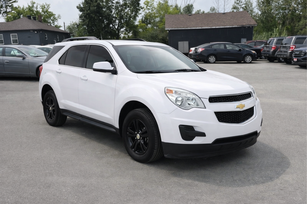 2015 White Chevrolet Equinox LT 2WD