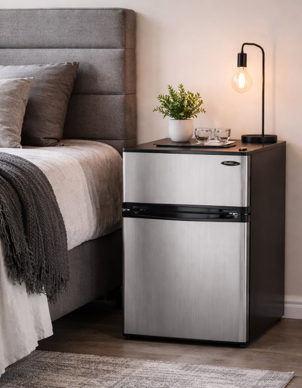 Danby 3.1 Cubic Feet Freestanding Mini Fridge with Freezer