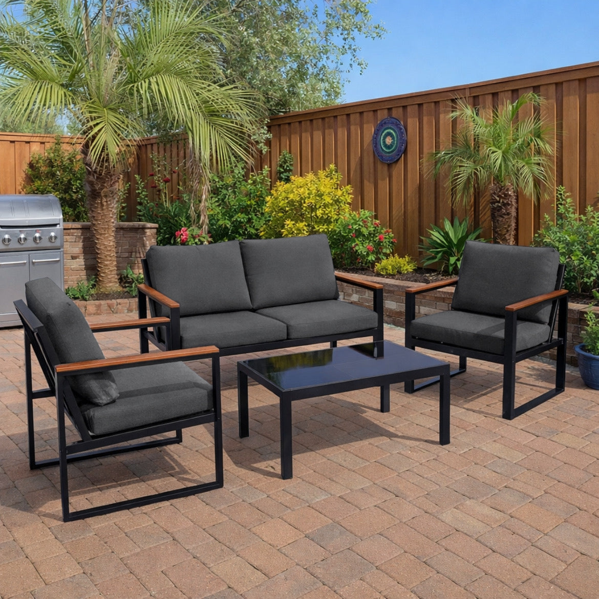 Comfy Outdoor Conversation Sets with Cushions