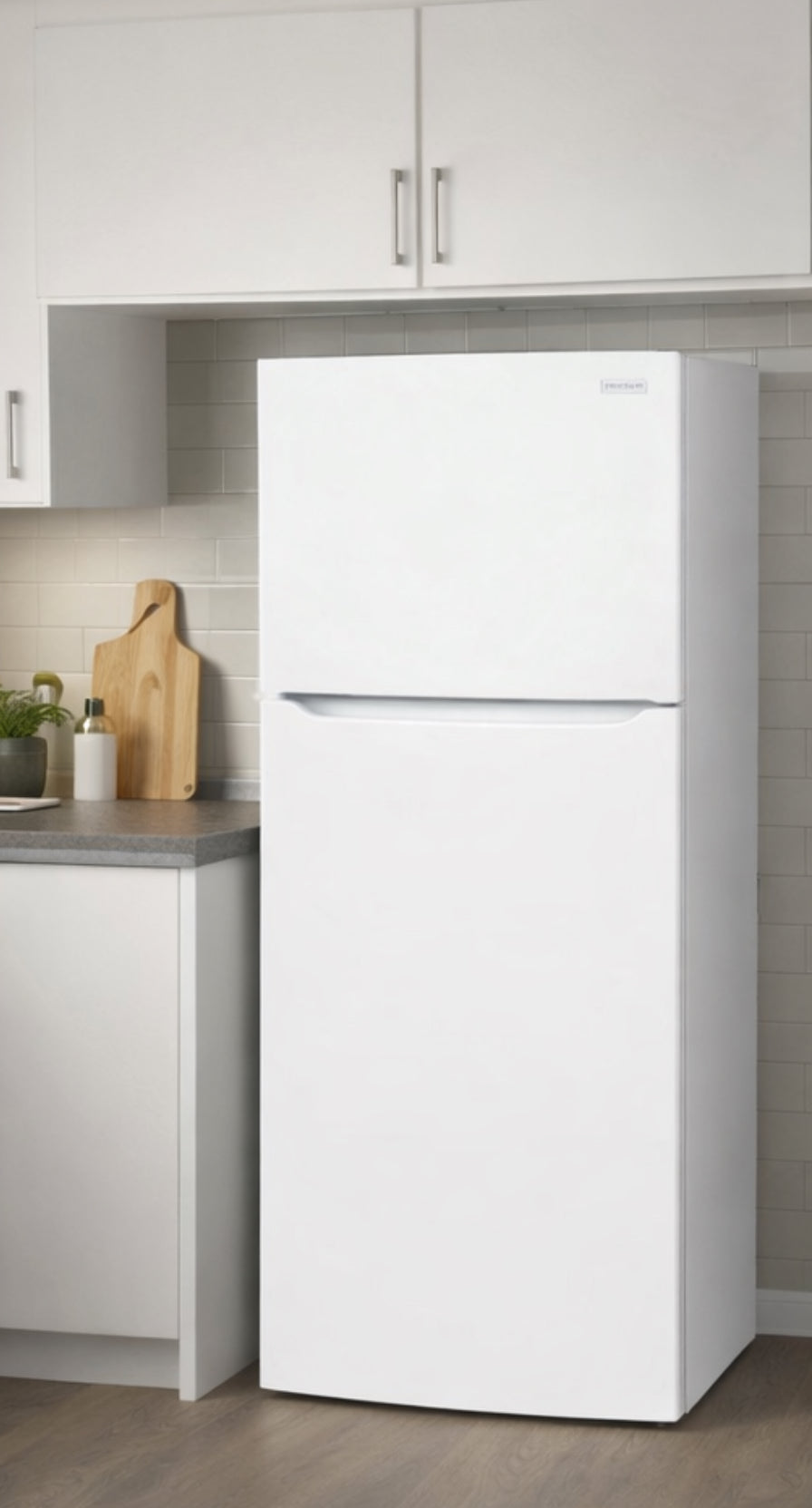 Frigidaire 20.0 Cubic Feet Top Freezer Refrigerator
