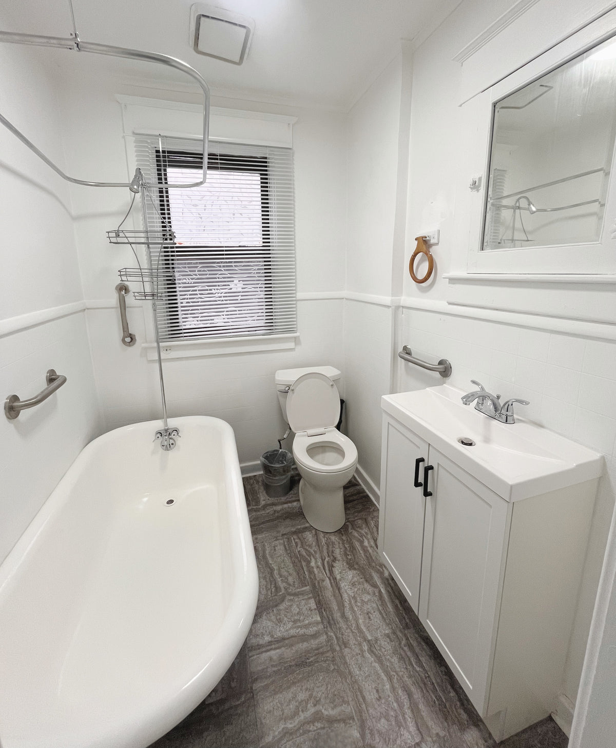 2421 Welch Ave. Niagara Falls, NY 14303