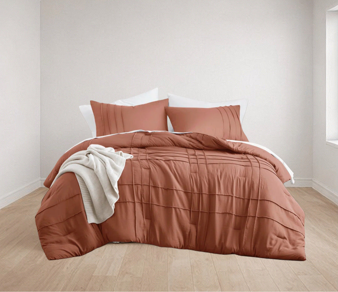 Soft Pleated Comforter Set