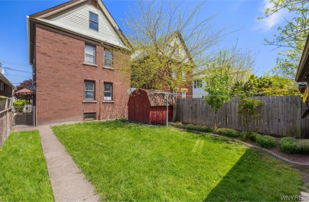 2421 Welch Ave. Niagara Falls, NY 14303