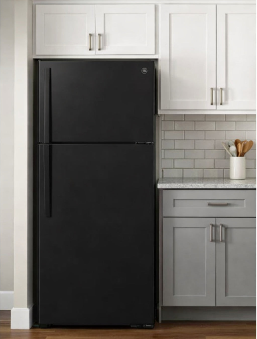 GE 28" 16.6 Cubic Feet Top Freezer Refrigerator