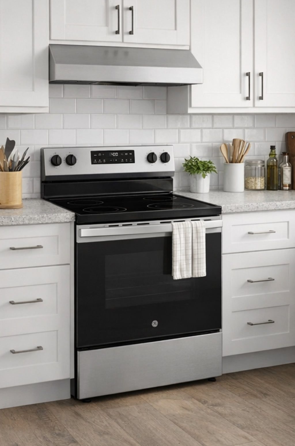 GE 30" Free Standing Electric Stove w/ WiFi